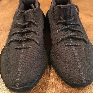 Yeezy Boost 350 V2.  7.5 male/8.5 female. Black.